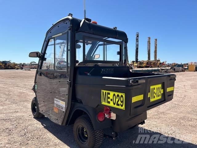 Cushman 800E Diger