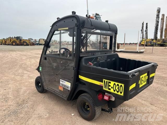 Cushman 800E Diger