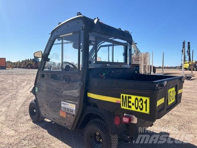Cushman 800E Diger