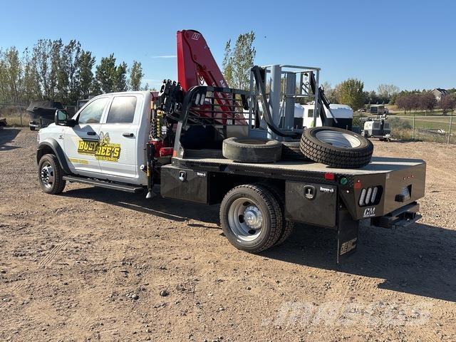 Dodge 5500 Araç üzeri vinçler