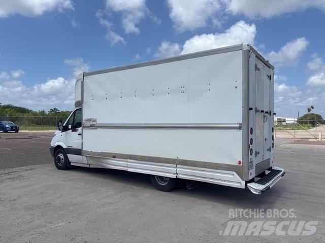 Dodge Sprinter Kapali kasa kamyonlar