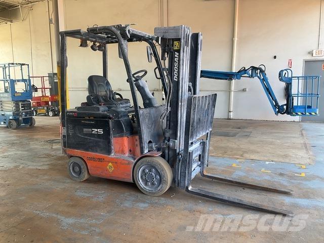 Doosan BC25S-5 Elektrikli forkliftler