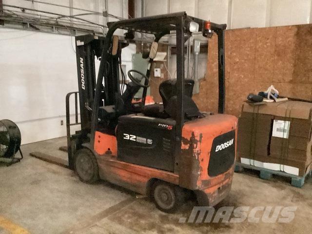 Doosan BC32S-5 Elektrikli forkliftler