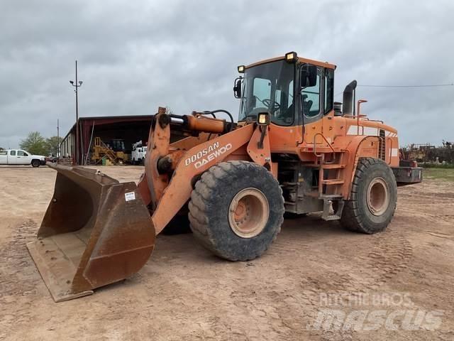 Doosan DL300 Tekerlekli yükleyiciler