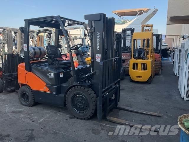 Doosan G25E-7 Diger