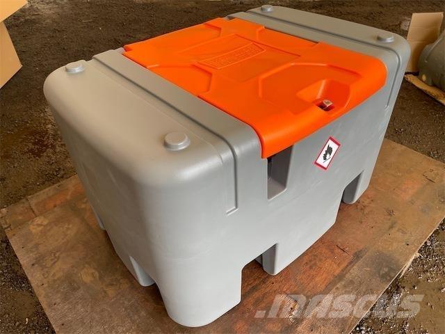  EXEQ DD400 Yakıt ve katkı maddesi tankları