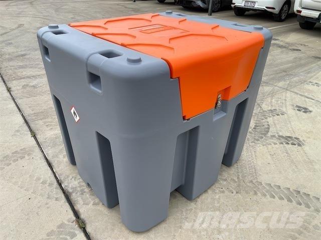  EXEQ DD980 Yakıt ve katkı maddesi tankları