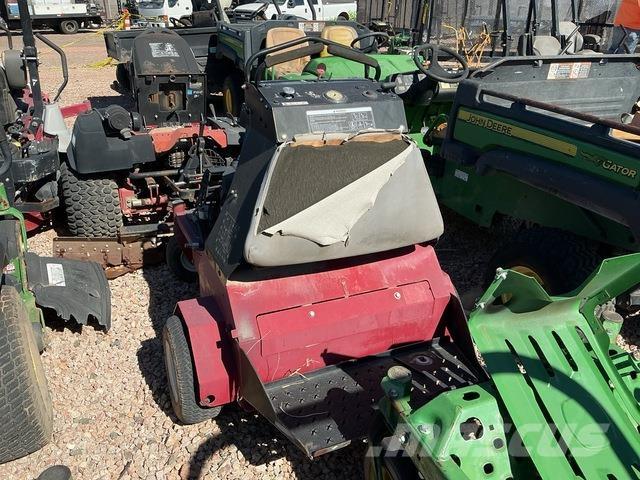 Exmark  Havalandırma makineleri ve tırmıklar