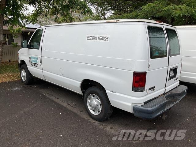 Ford E-150 Panel vanlar