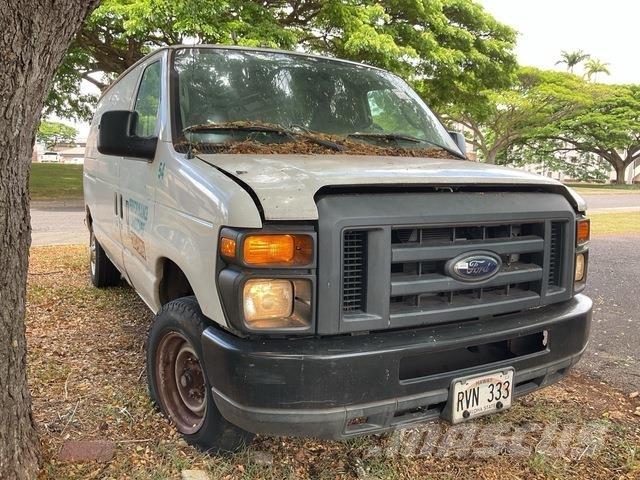 Ford E-150 Panel vanlar