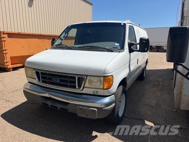 Ford E-150 Panel vanlar