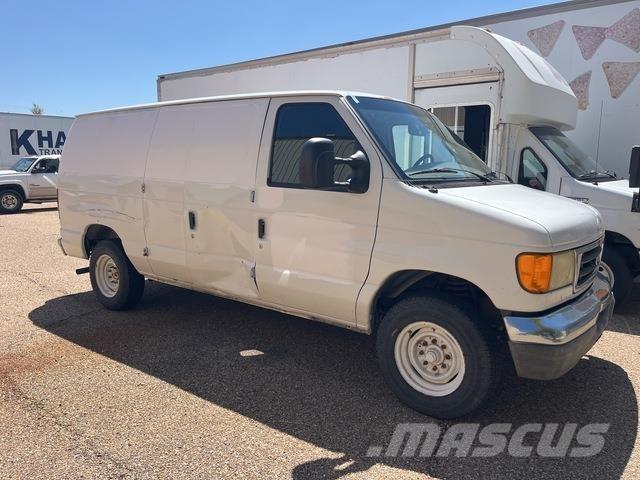 Ford E-150 Panel vanlar