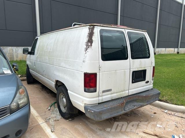 Ford E-150 Panel vanlar