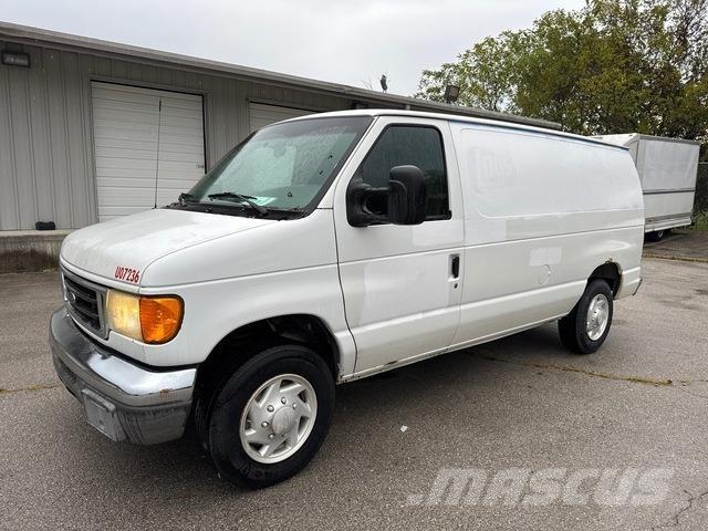 Ford E-150 Panel vanlar