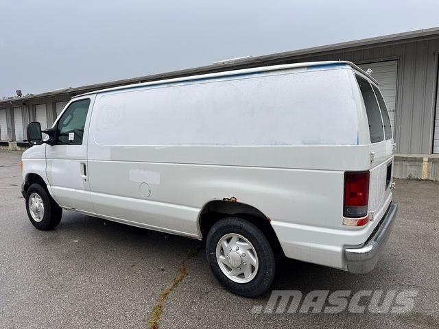 Ford E-150 Panel vanlar