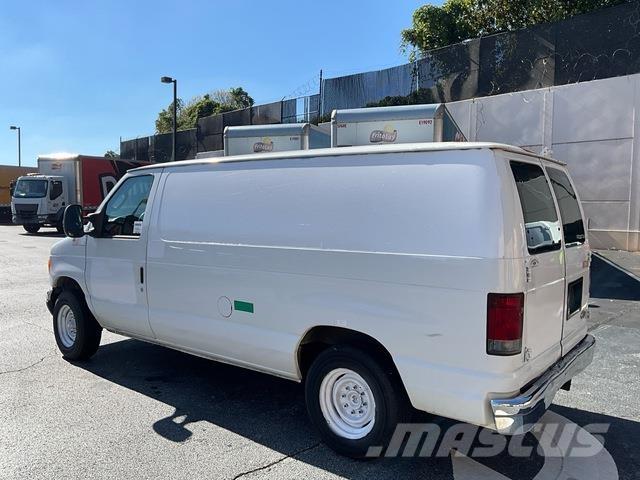 Ford E-150 Panel vanlar