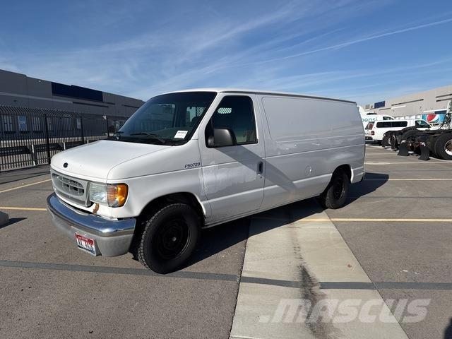Ford E-150 Panel vanlar