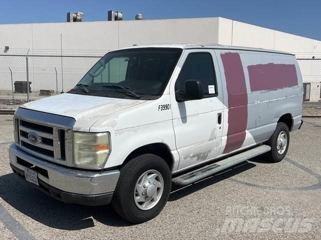 Ford E-250 Panel vanlar
