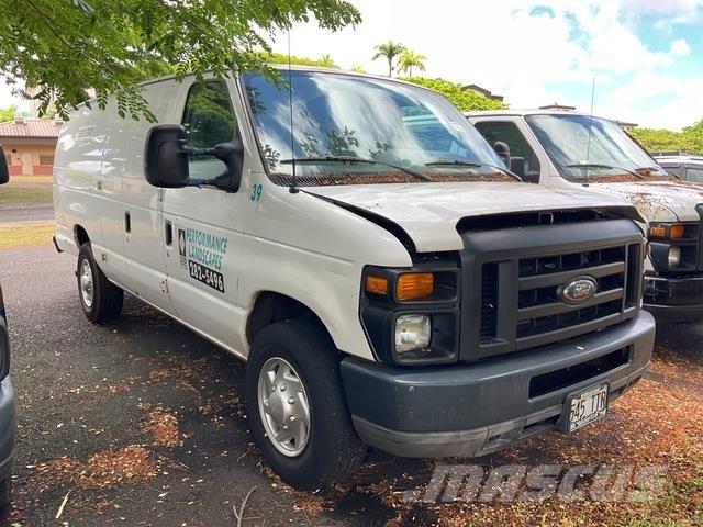Ford E-250 Panel vanlar