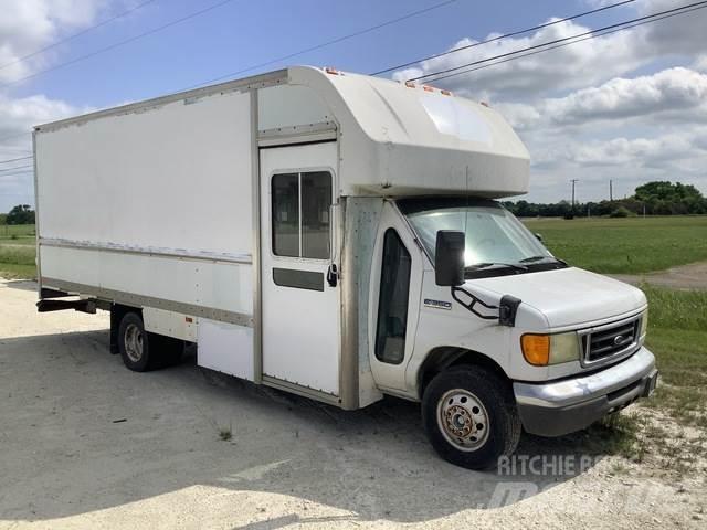 Ford E-350 Kapali kasa kamyonlar