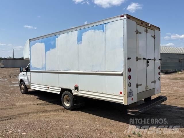 Ford E-350 Kapali kasa kamyonlar