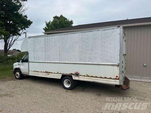 Ford E-350 Kapali kasa kamyonlar