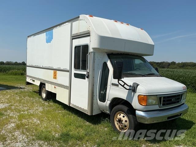 Ford E-350 Panel vanlar