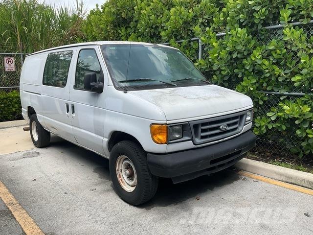 Ford E-350 Panel vanlar