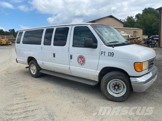 Ford E-350 Otomobiller