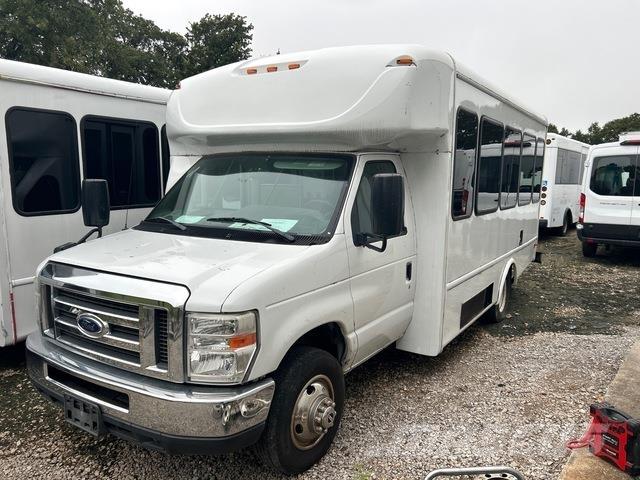 Ford E-350 Minibüsler