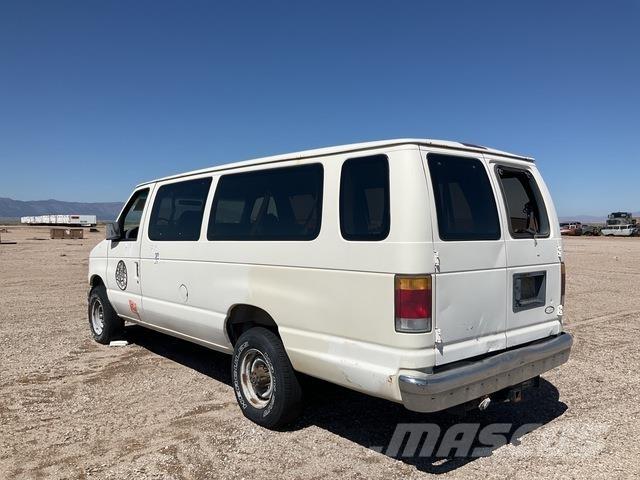 Ford E-350 Otomobiller