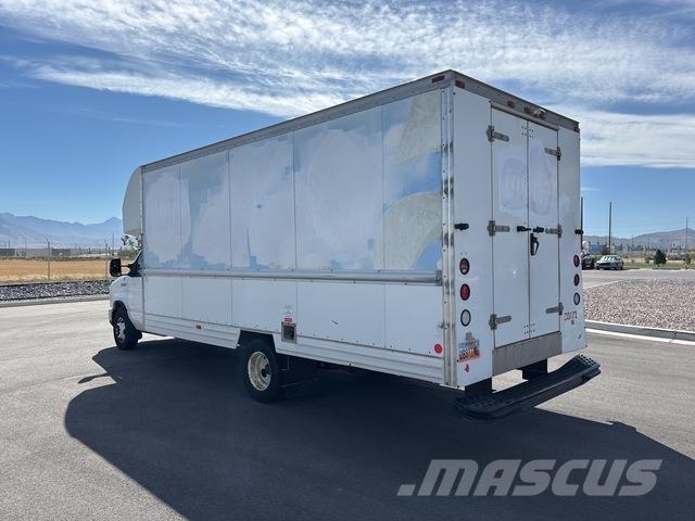 Ford E-350 Kapali kasa kamyonetler