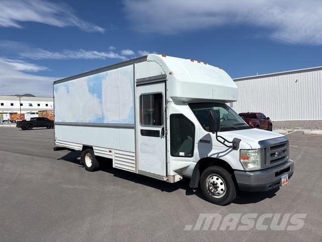 Ford E-350 Kapali kasa kamyonetler