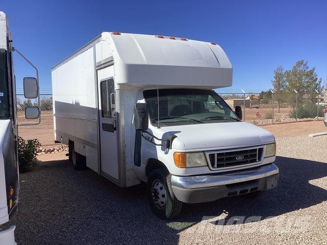 Ford E-350 Kapali kasa kamyonlar