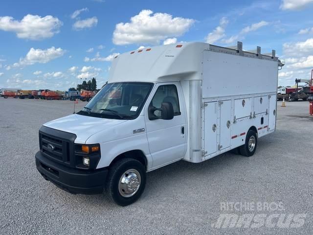 Ford E-450 Pikaplar