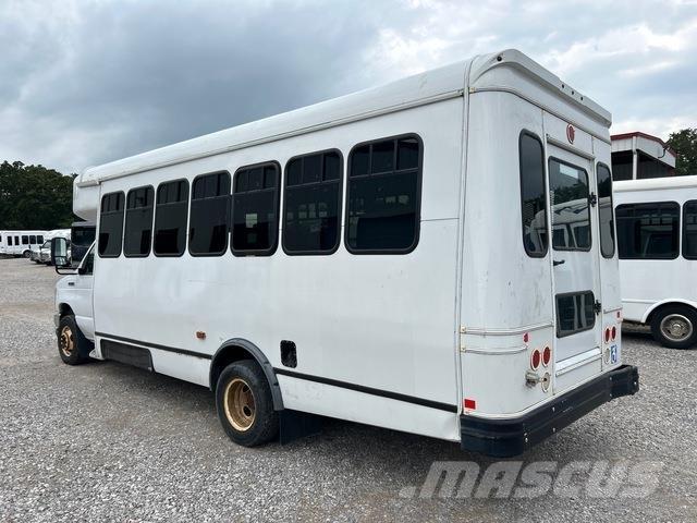 Ford E-450 Minibüsler