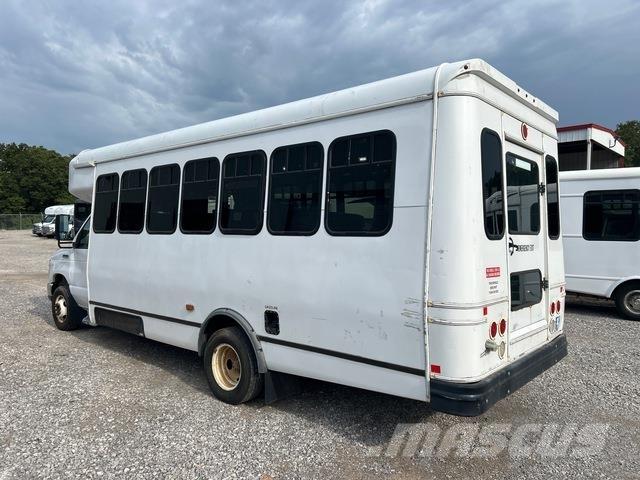 Ford E-450 Minibüsler