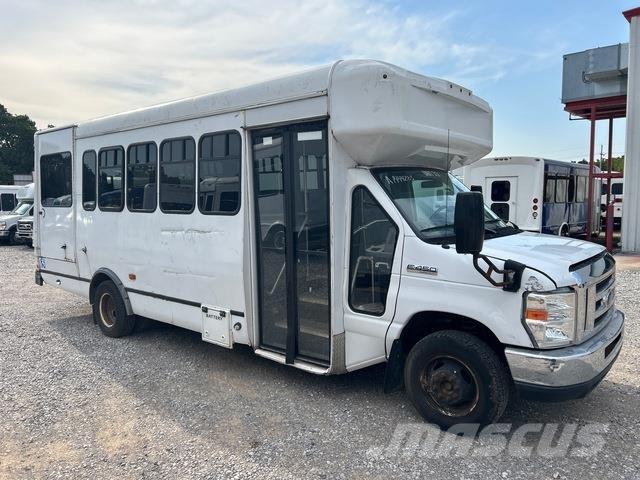 Ford E-450 Minibüsler