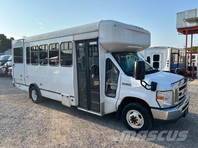 Ford E-450 Minibüsler