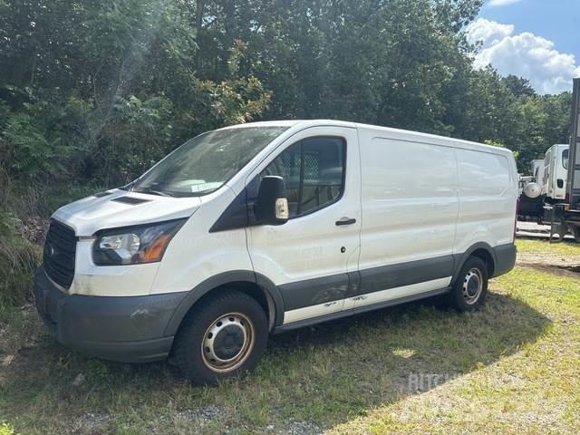 Ford E150 Panel vanlar