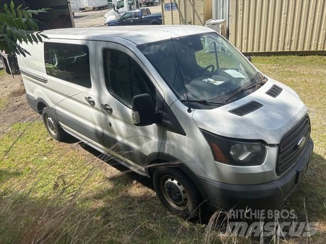 Ford E150 Panel vanlar