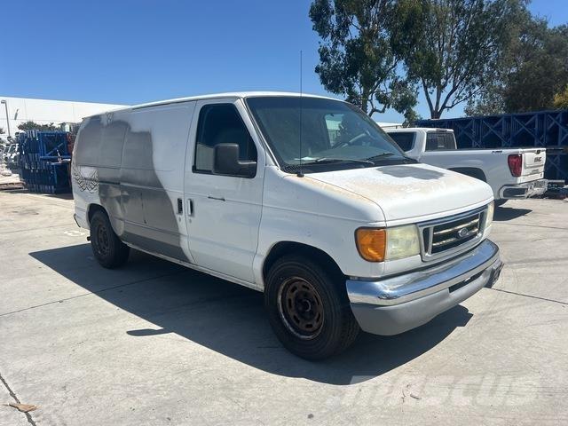 Ford E250 Panel vanlar