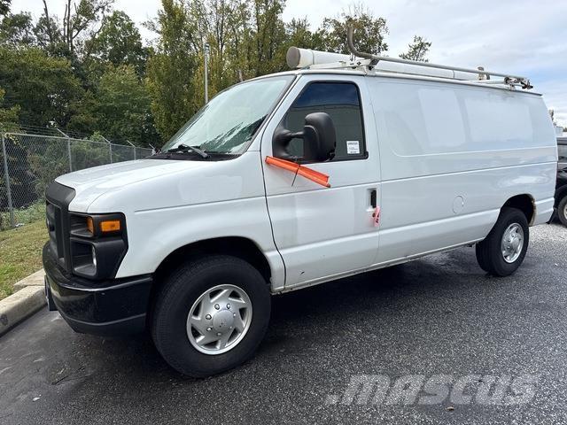 Ford E250 Panel vanlar