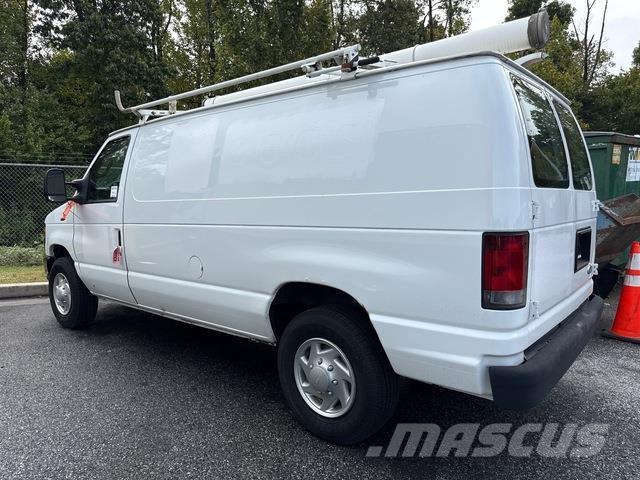 Ford E250 Panel vanlar