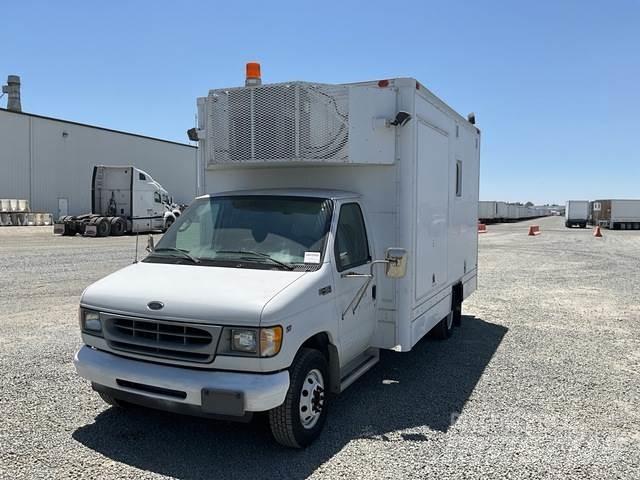 Ford E450 Panel vanlar