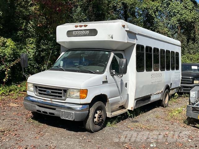 Ford E450 Otomobiller