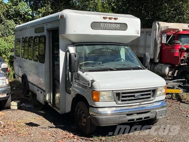 Ford E450 Otomobiller