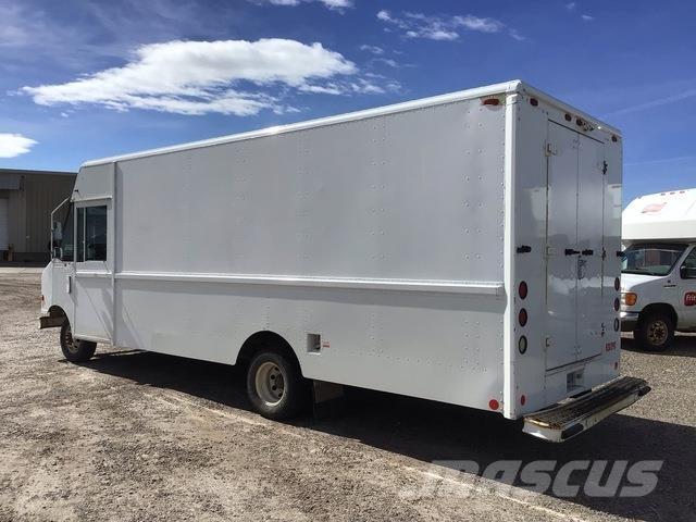 Ford Econoline Kapali kasa kamyonetler