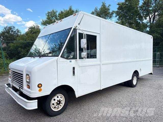 Ford Econoline Kapali kasa kamyonetler