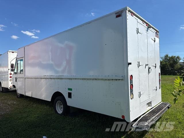 Ford Econoline Kapali kasa kamyonetler